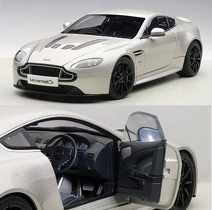 AutoArt 1/18 Austin Martin V12 Vantage S 2015 Silver